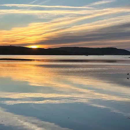 Cosy Nest On The West Cork Coast דירה